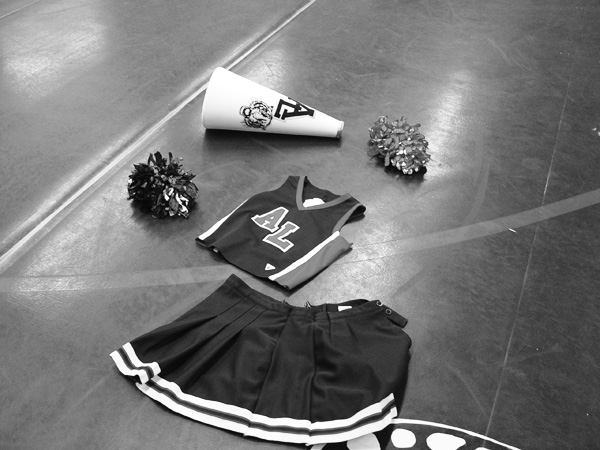 A cheer-less year :ALHS mourns and ignores the loss of its cheer team