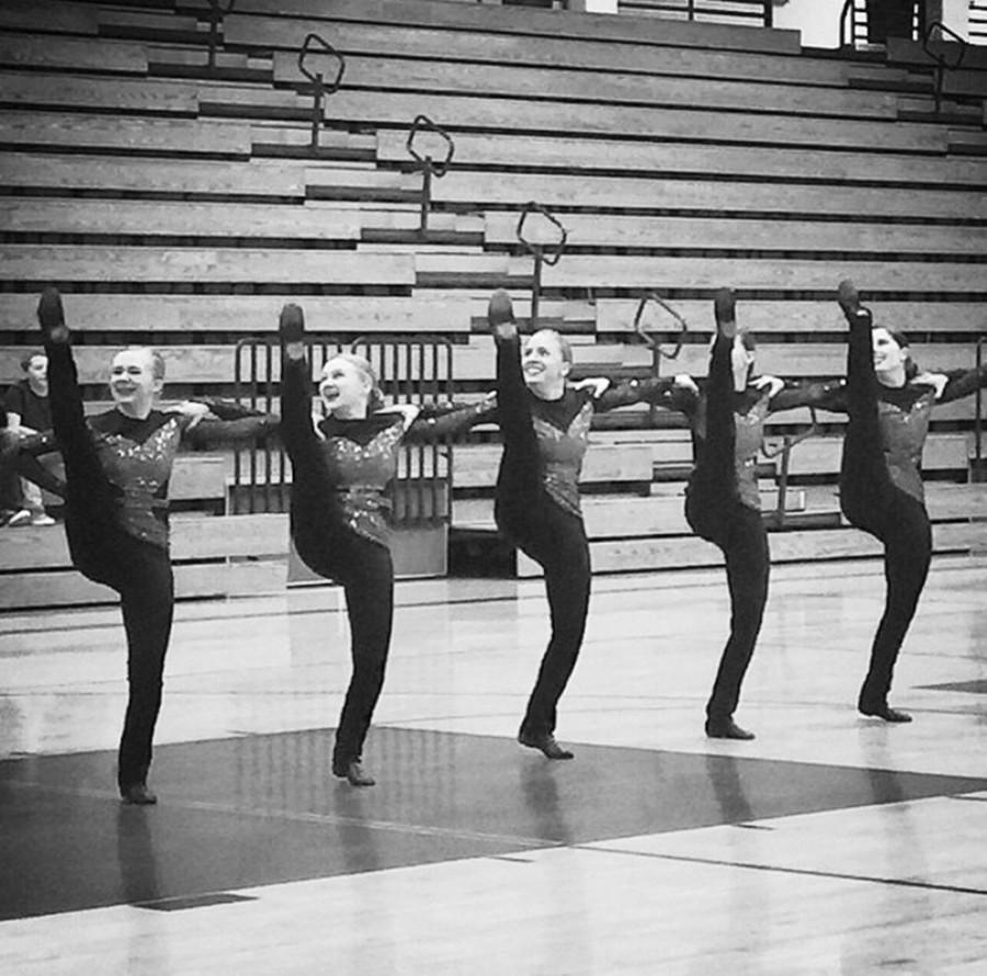 (L-R) Brianna Shea (11), Kalie Michaelis (10), Morgan Phillips (11), Mackenzie Breamer (10), Lauren Sorenson (2015 Graduate)